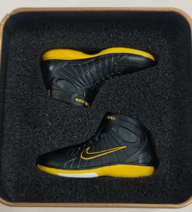 1/6非eb enterbay 科比2k4 黑黄配色球鞋,n