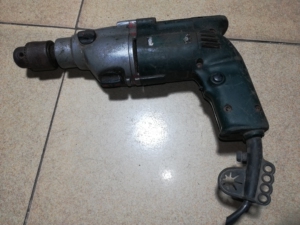 麦太保两用电锤.配件机.目测转子铜头磨损应该是坏了.开关缺开