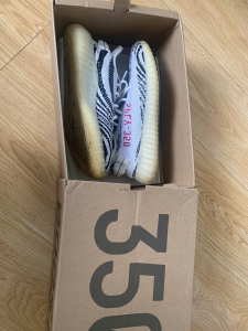 椰子350白斑马 42码  穿完没刷鞋垫标磨没了