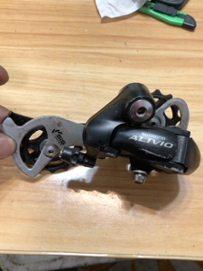 禧玛诺 shimano alivio m410 8速 后拨