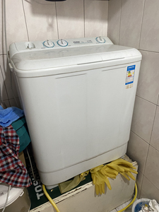 海尔小神螺双筒洗衣机,7kg,型号xpb70-1186bs