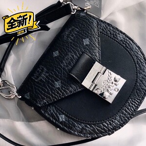 优选专柜小猪乔欣单肩包 材质:mcm小猪包mcm邮差包mcm