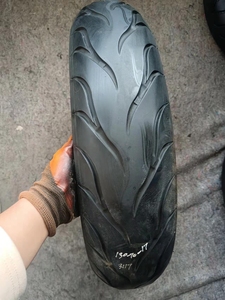 cst正新火焰纹半热熔摩托车轮胎130/70r17成色如图.