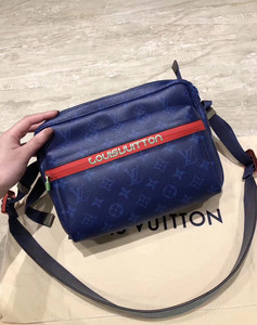 正品lv限量电光蓝 18ss 秀款 邮差包 陈冠希同款,稀有
