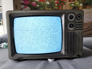 怀旧收藏80年代金星牌17寸黑白电视机,插电即可播放 ,一切