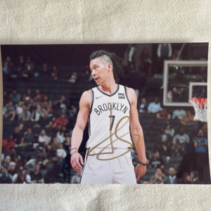 林书豪亲笔签名照 林书豪 签名  首钢 湖人 尼克斯 亲笔签