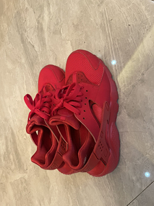 nike 华莱士,大红色,38码,比较新,保真,无原盒,随意