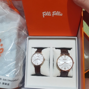 全新芙丽芙丽foeeifoeeie情侣手表斜挎包套盒,别人送