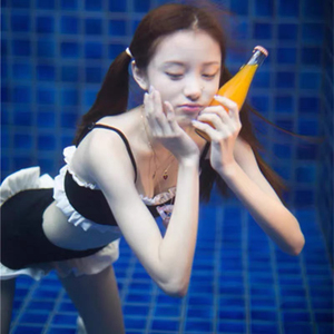 林小宅同款学院风格子泳衣日系软妹少女连体ins比基尼泡温泉泳装4人