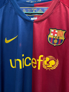 巴萨0809赛季主场l码球迷版球衣短袖,球衣成色全新,后背未