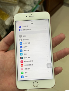苹果6sp 64内存 成色几乎全新便宜出了,手机无暗病,价格