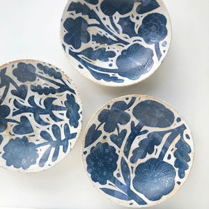 日本作家 鹿儿岛睦 手作 蓝色花圆盘