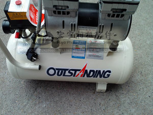 奥突斯 品牌 750W 30L  静音无油 空气压缩机 空压机气泵