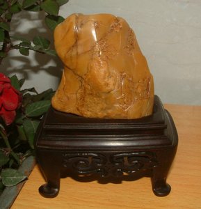 四大名石 昌化石石头田黄石带皮薄意雕刻摆件通透油润 包邮