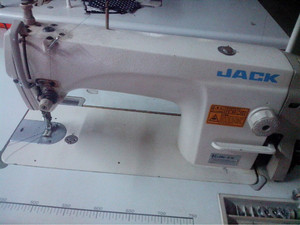 八九成新杰克平车平缝机带台板架子电动机一整套缝纫设备