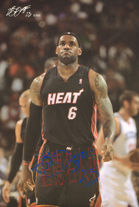 NBA官方正品E-勒布朗·詹姆斯亲笔签名16寸海报-卷筒无折痕包装