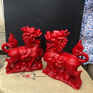 红色火麒麟摆件
