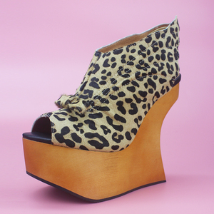 异形跟超高高跟鞋