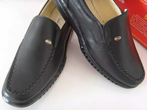 满就送.新款沈阳奥特皮鞋69812-13小牛皮排汗透气商务休闲除臭鞋