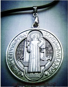 精品圣本笃驱魔圣牌保平安耶稣基督十字架主内礼品天主教圣物