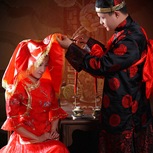 抖音爆款古代新娘装敬酒 民国大家闺秀古装中式结婚喜服