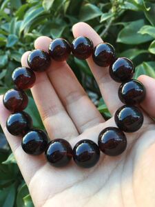 缅甸纯天然琥珀 精品黑加仑手串,规格14mm,重22克,无杂裂