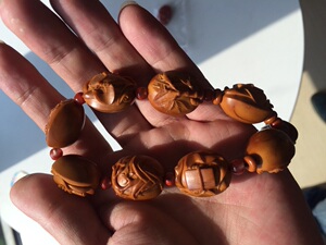 精品橄榄核核雕 苏州核雕名家陆小琴 琴韵精品《雅韵》手串有落