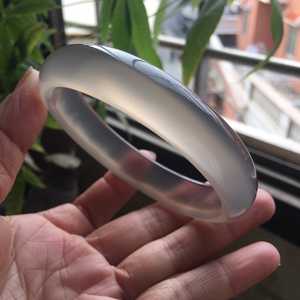 62大圈口天然原色无烧高冰玻璃种灰冰玉髓玛瑙手镯清透水润