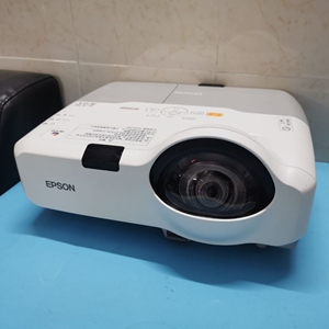 二手爱普生eb-cs500xn高清短焦投影仪商务办公教学培训家庭影院