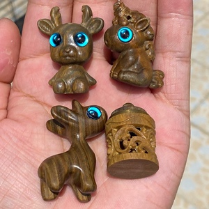 绿檀食梦鹿独角兽食梦貘手工动物手把玩件网红一鹿有你