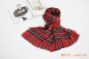 V.FRAAS 超好手感，羊绒手感围巾. 新年红色格子款，暖和&舒服