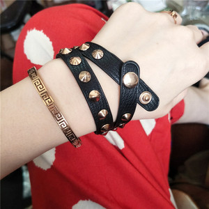 铆钉时尚手链