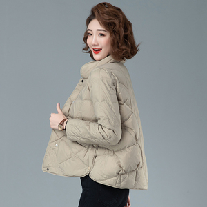 中年短装羽绒服
