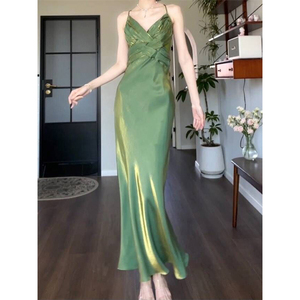 Good Job【赫拉小姐】赎罪绿吊带晚礼服夏季设计感修身绿色连衣裙