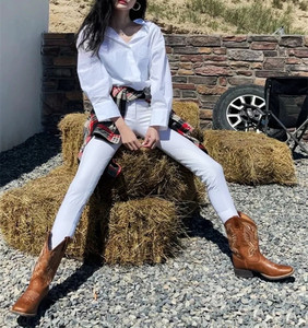 何穗同款欧美西部牛仔靴女v口刺绣低跟骑士靴复古中筒方头马丁靴