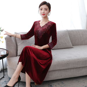 结婚母亲装婚宴新娘妈妈婚礼服洋气喜婆婆婚宴装高贵金丝绒连衣裙
