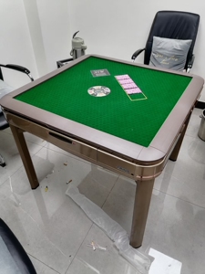 杭州六扣机十三道扑克牌发牌机 红波浪 圆桌木框机自动折叠扑克机