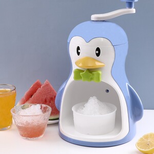 日本进口pearl小熊刨冰机家用小型碎冰机手摇雹冰摆摊企鹅冰沙机