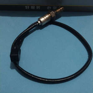 适用凯旋摩托车t100 t900 1050 tt600 氧传感器 排气管感应器