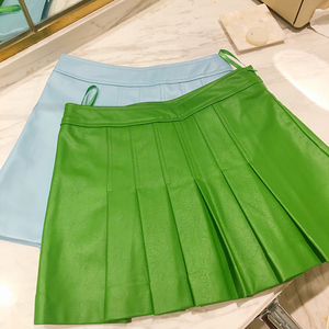 浅绿色格子百褶裙