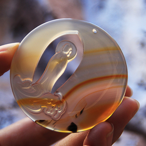 无相佛 俏色雕刻冰种透光透字玉髓《光阴里诵经》圆形镂空雕