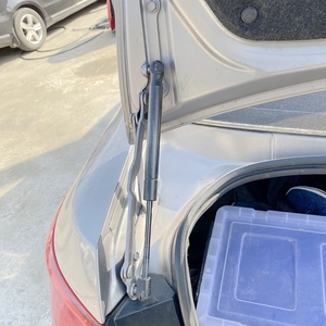 适配斯巴鲁力狮 三箱 老款后备箱气压杆 尾门油压支撑杆 液压支架