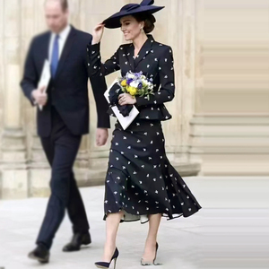 凯特王妃明星同款春秋季绣花外套两件套女职业西装鱼尾半身裙套装