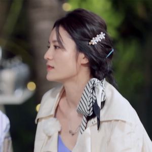 0017人付款淘宝妻子的浪漫旅行张馨月同款蓝色吊带背心女夏季v领设计