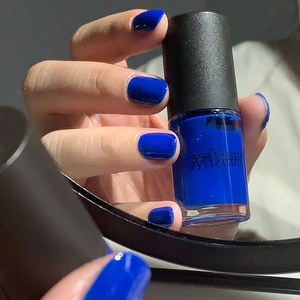 个性女孩儿蓝色美甲!innisfree/悦诗风吟 指甲油美甲 #29