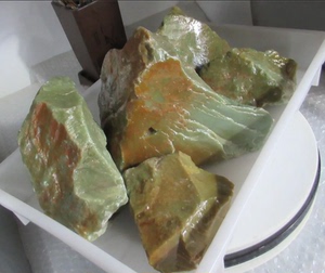 天然艾叶绿叶腊石冻石毛料原石料雕刻摆件石料金石篆刻印章石章料