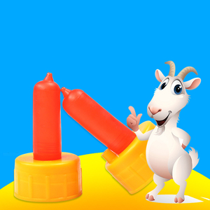 小羊羔喂奶奶嘴