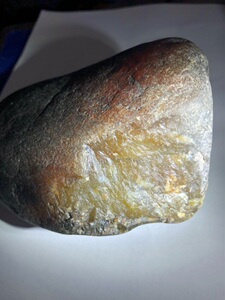 黑龙江天然蜡石原石观赏石雕刻料油润通透584克