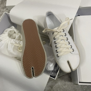 mm6系带男鞋tabi分趾鞋平底马蹄猪蹄那女同款马吉拉猪脚帆布鞋