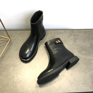 欧洲站女鞋2020秋冬新款真皮圆头平底时尚百搭阿什拉女短靴马丁靴